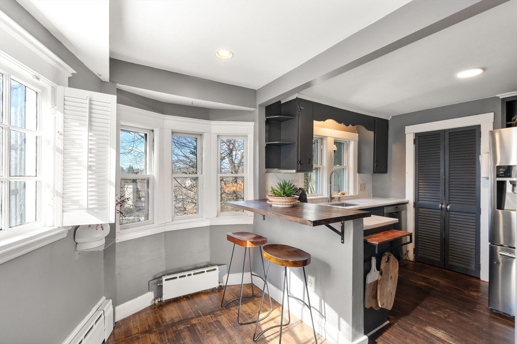 12 Wareland Rd
