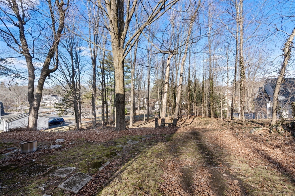 12 Wareland Rd