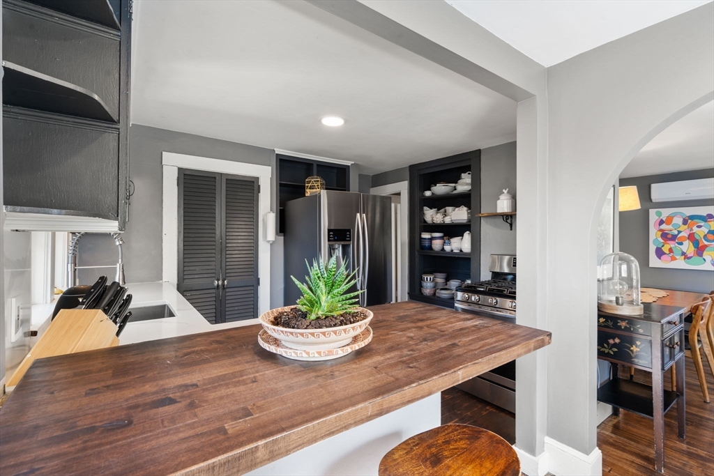 12 Wareland Rd