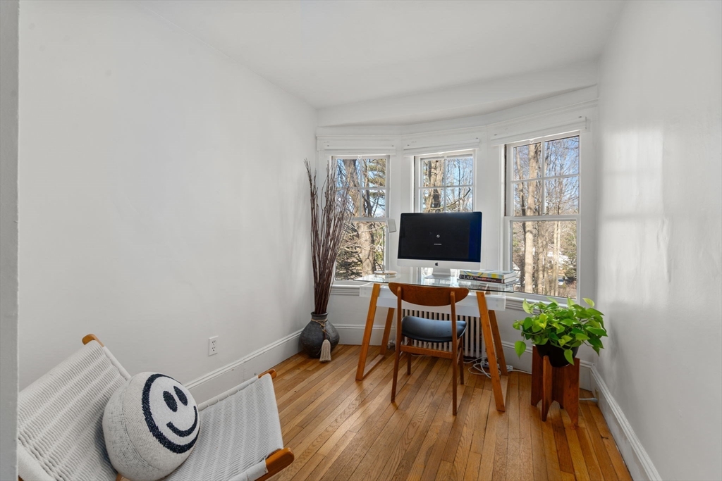 12 Wareland Rd