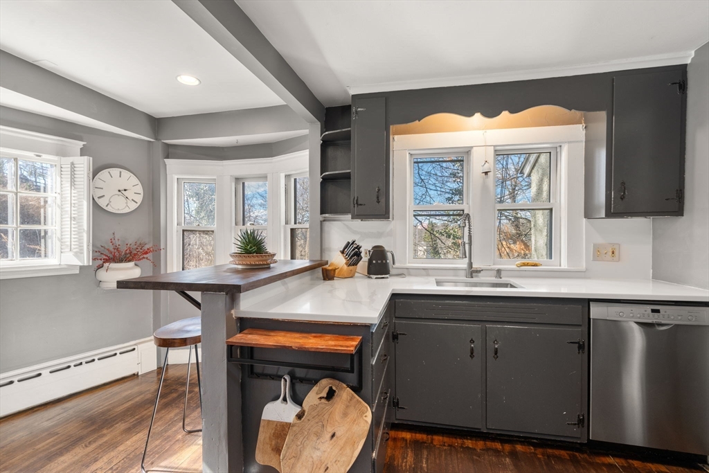 12 Wareland Rd