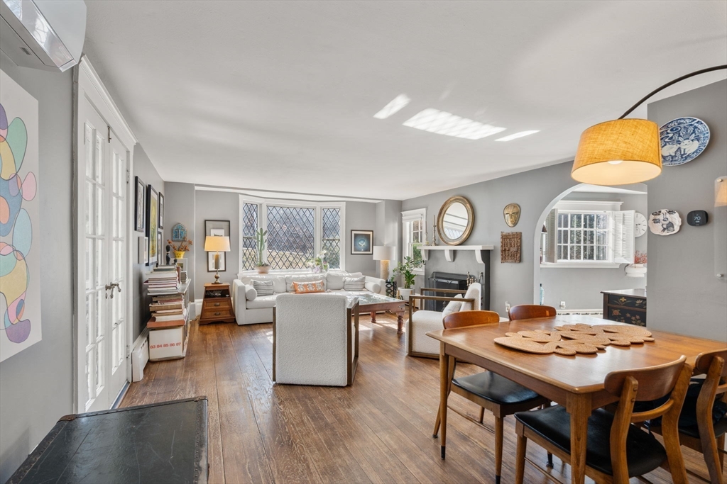 12 Wareland Rd