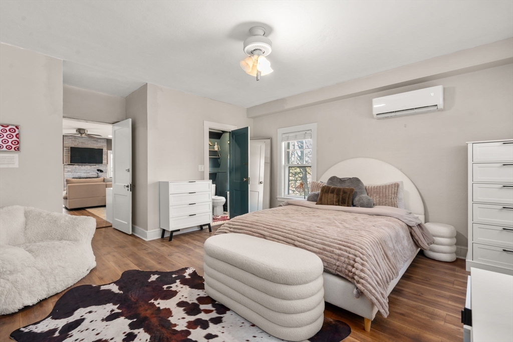 12 Wareland Rd