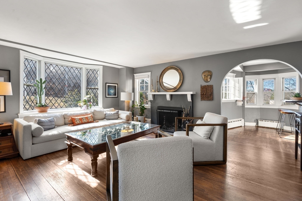 12 Wareland Rd
