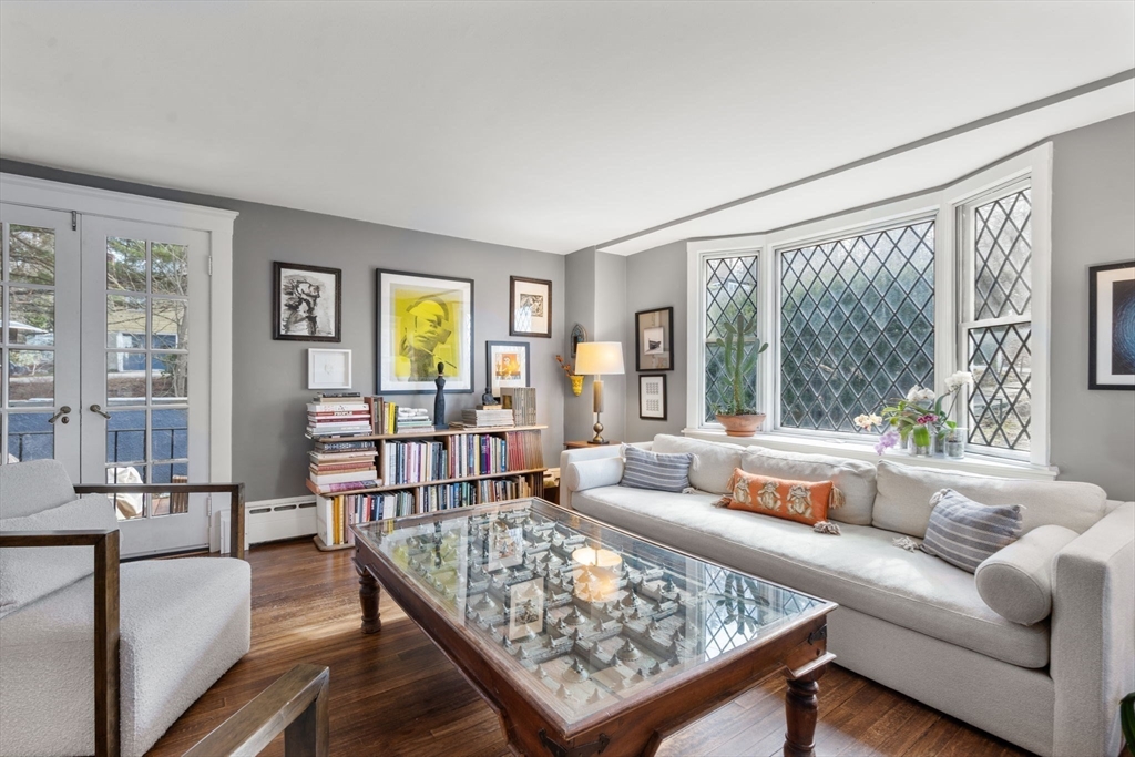 12 Wareland Rd