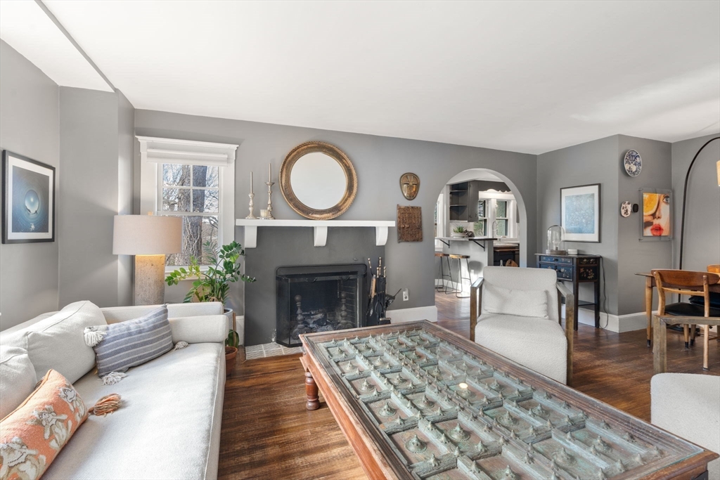 12 Wareland Rd