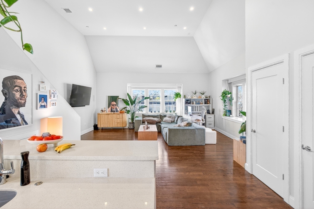 225 Dorchester St # 15