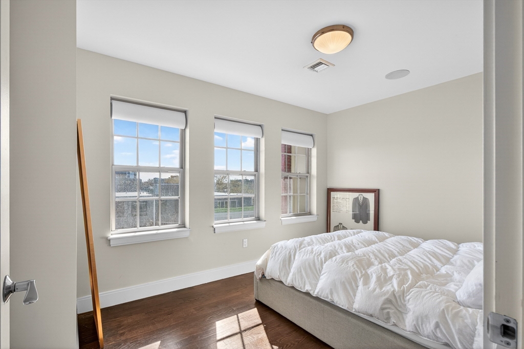 225 Dorchester St # 15