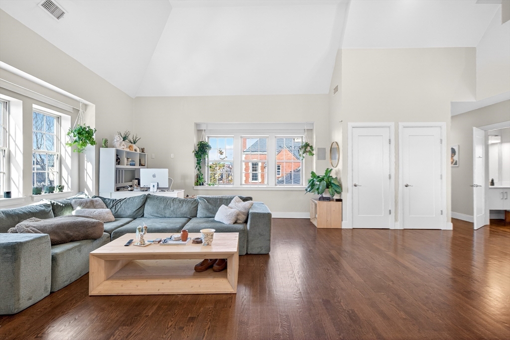 225 Dorchester St # 15