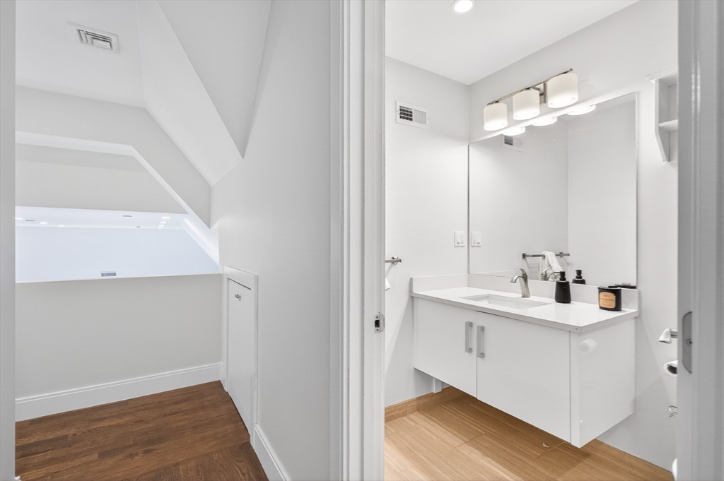 225 Dorchester St # 15