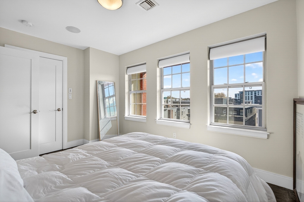 225 Dorchester St # 15