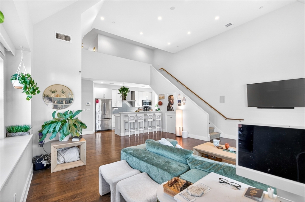 225 Dorchester St # 15