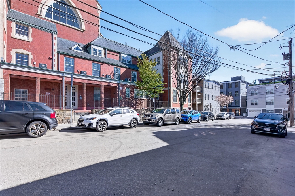 225 Dorchester St # 15