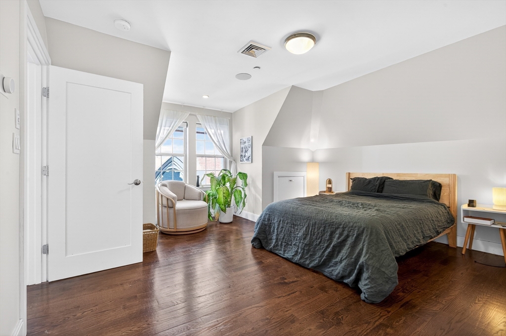 225 Dorchester St # 15