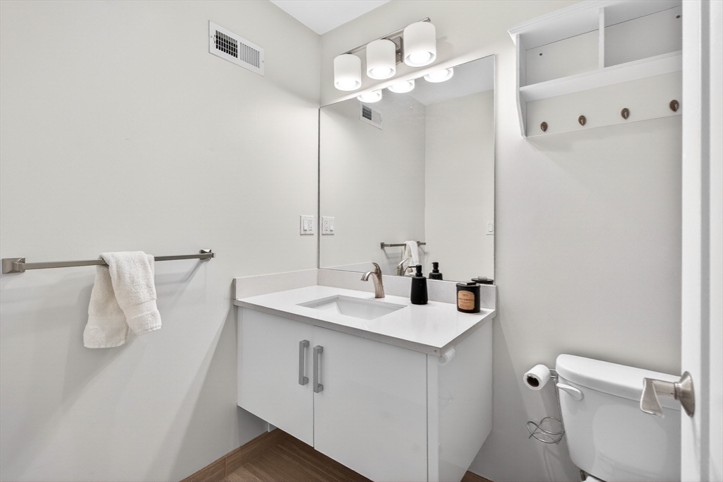 225 Dorchester St # 15