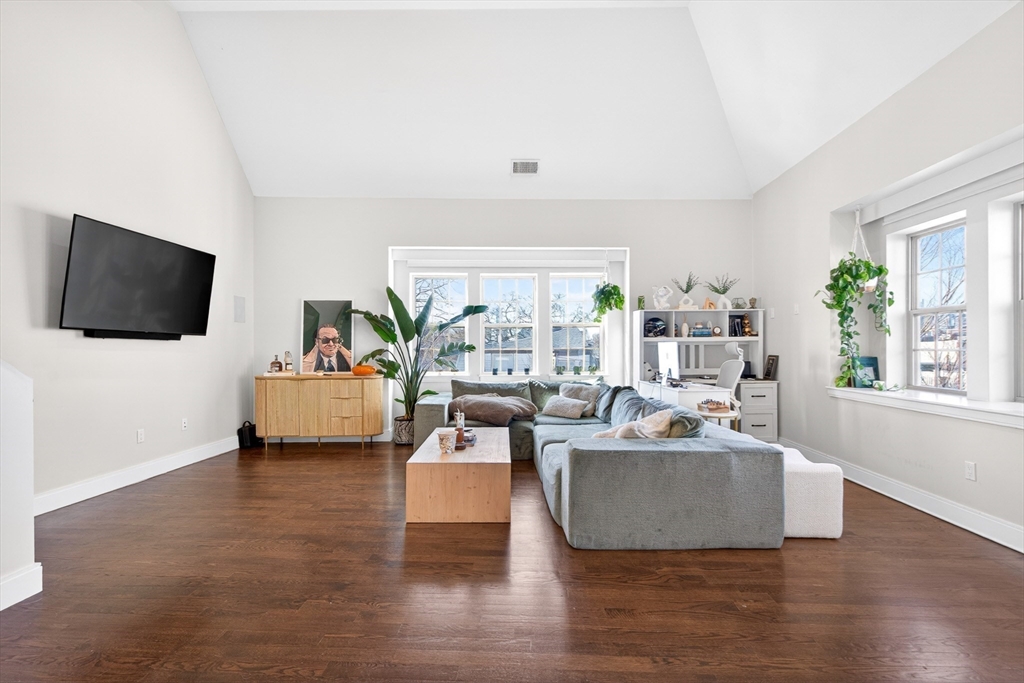 225 Dorchester St # 15