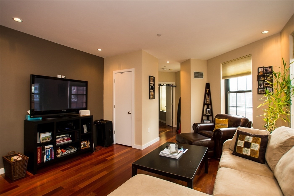 99-105 Broad St # 8D