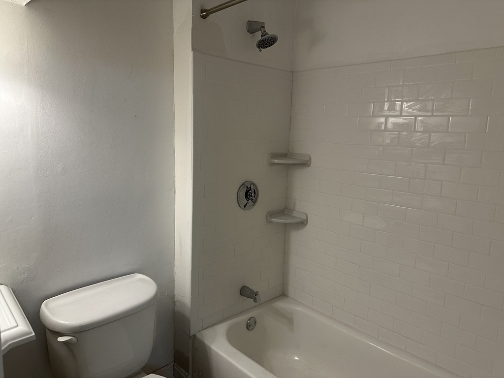520 Shawmut Ave # 1