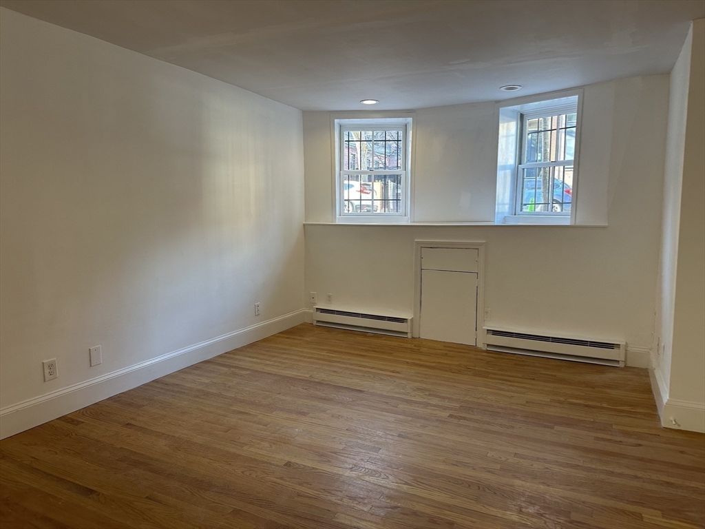 520 Shawmut Ave # 1