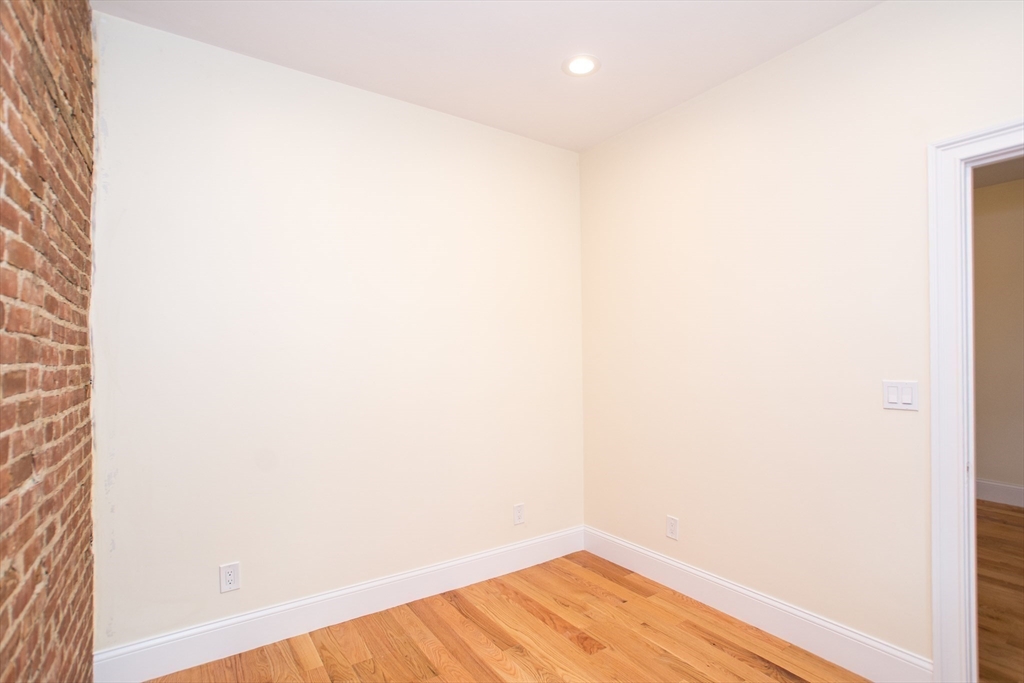 79 Brighton Ave # 2