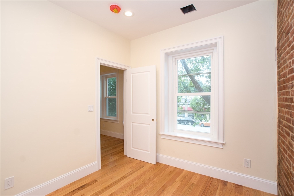 79 Brighton Ave # 2