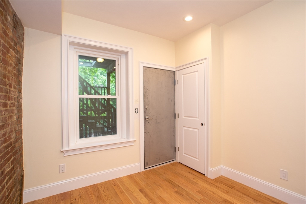 79 Brighton Ave # 2