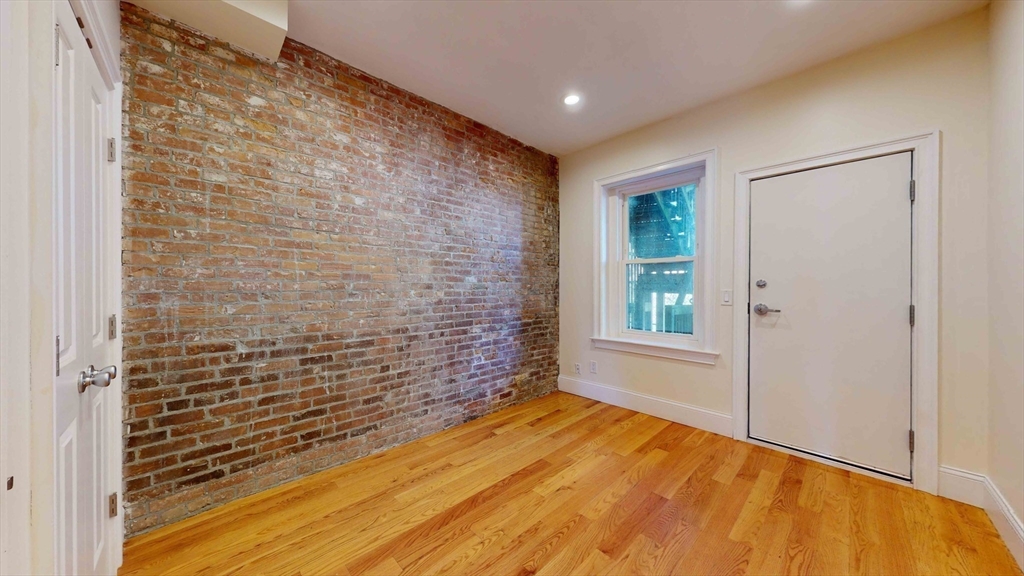 79 Brighton Ave # 1