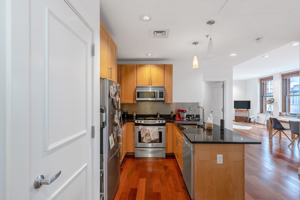 70 Lincoln Street # 418