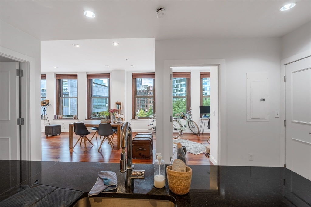 70 Lincoln Street # 418