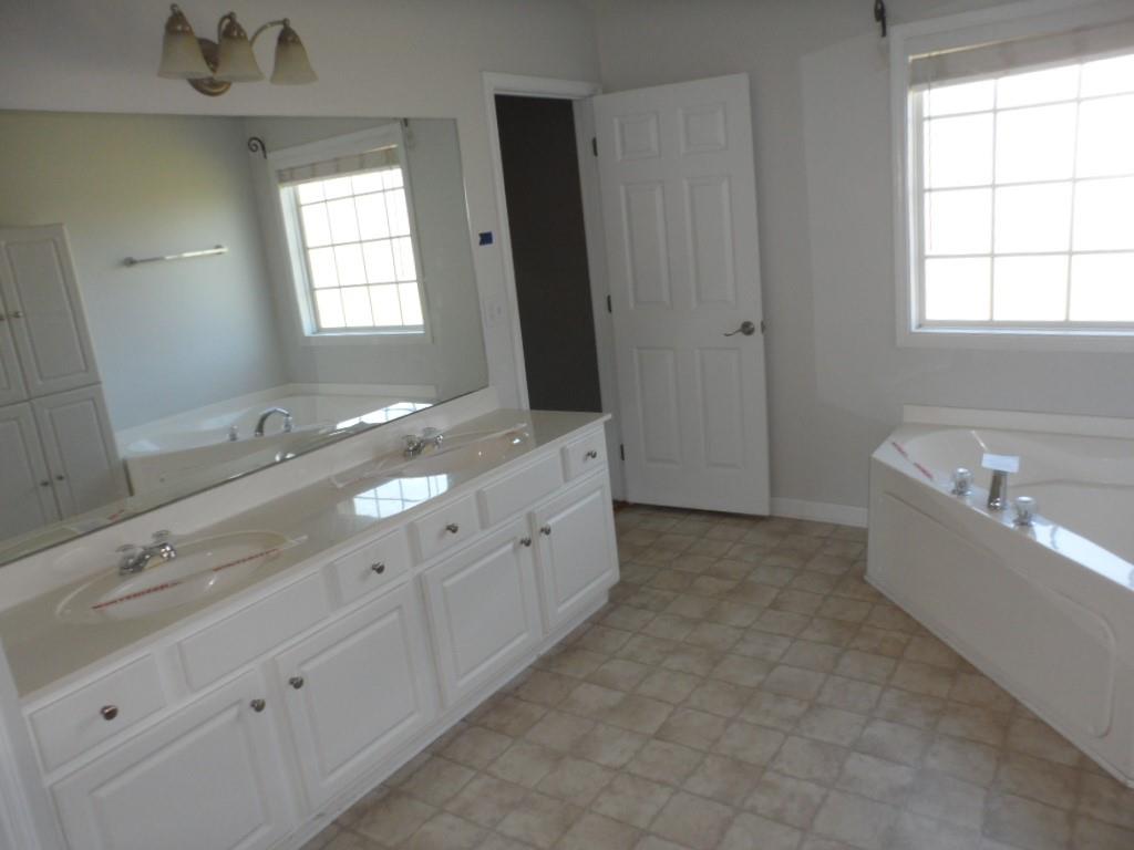 1427 Shiloh Oak Drive