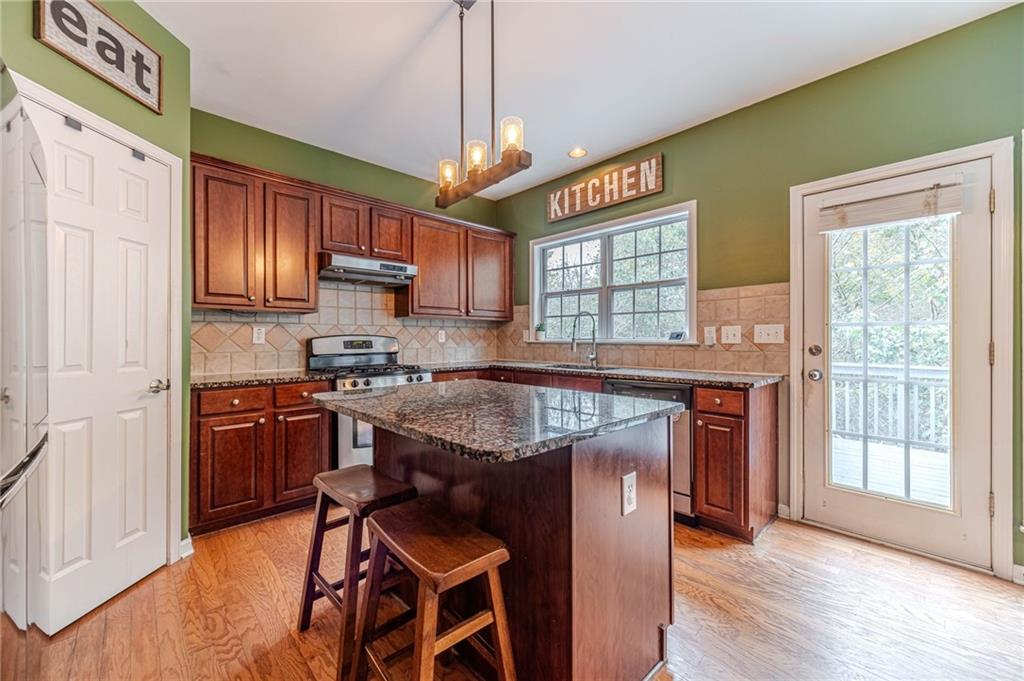 653 PRADA Court