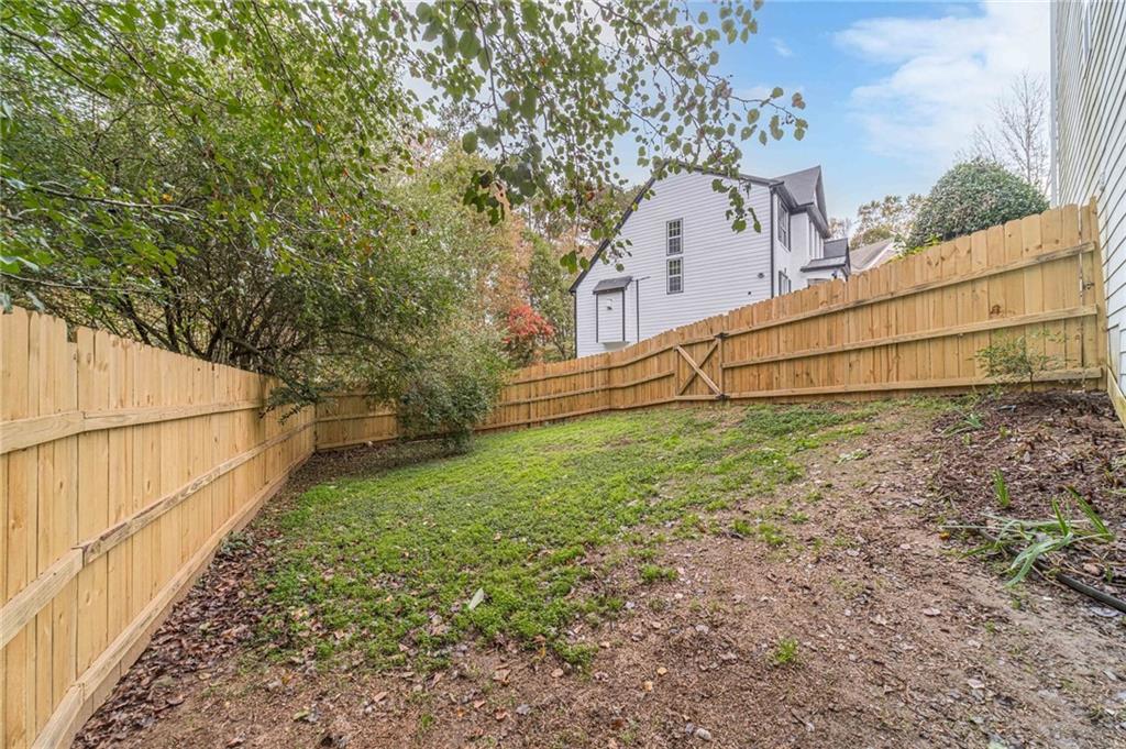 653 PRADA Court