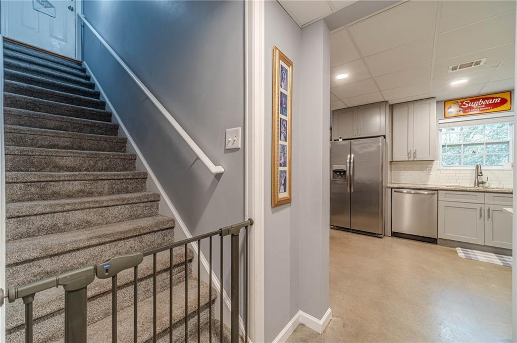 653 PRADA Court