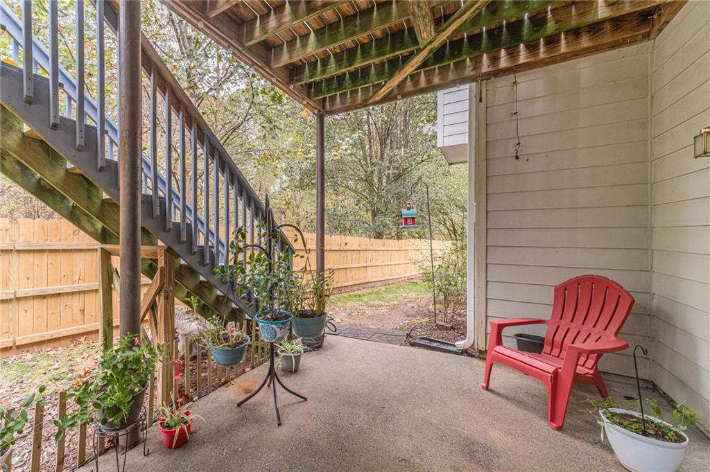 653 PRADA Court
