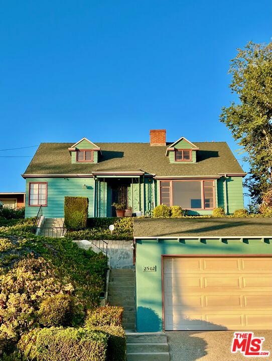 2502 Armstrong Avenue