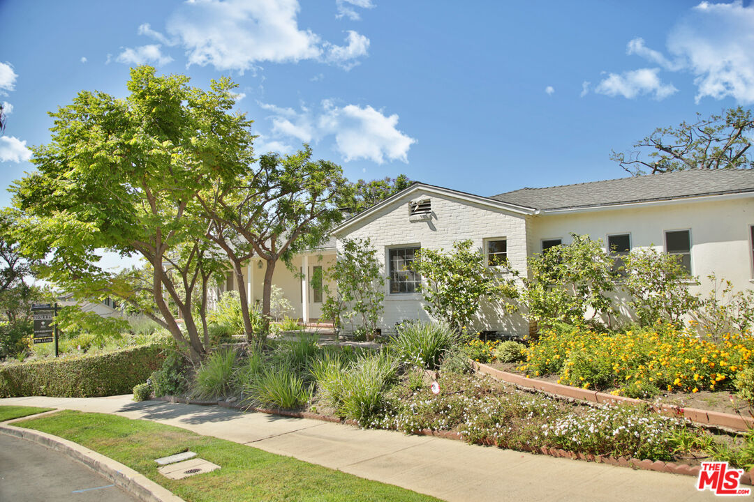 2963 Queensbury Dr