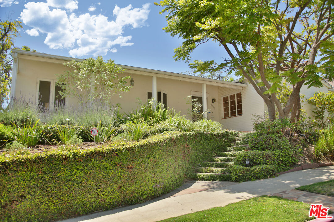 2963 Queensbury Dr