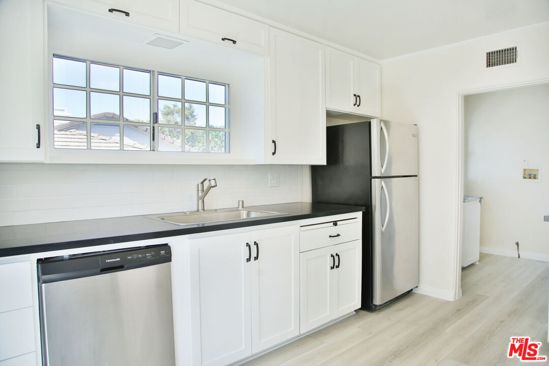 2963 Queensbury Dr