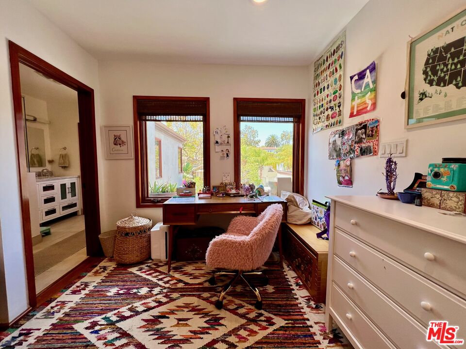 10327 Lorenzo Dr