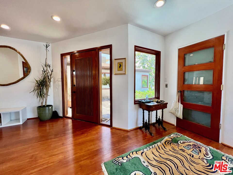 10327 Lorenzo Dr