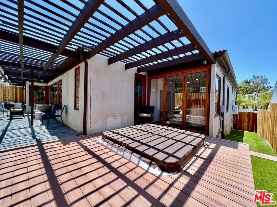 10327 Lorenzo Dr