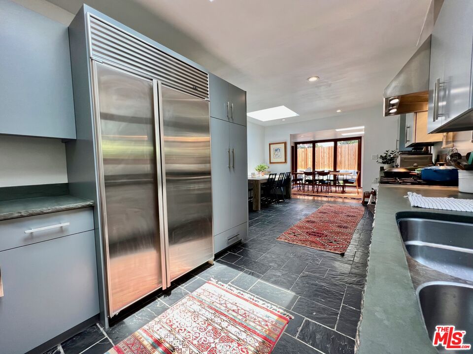 10327 Lorenzo Dr