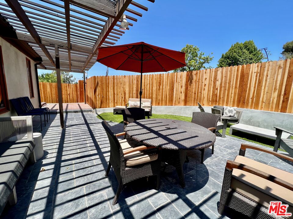 10327 Lorenzo Dr