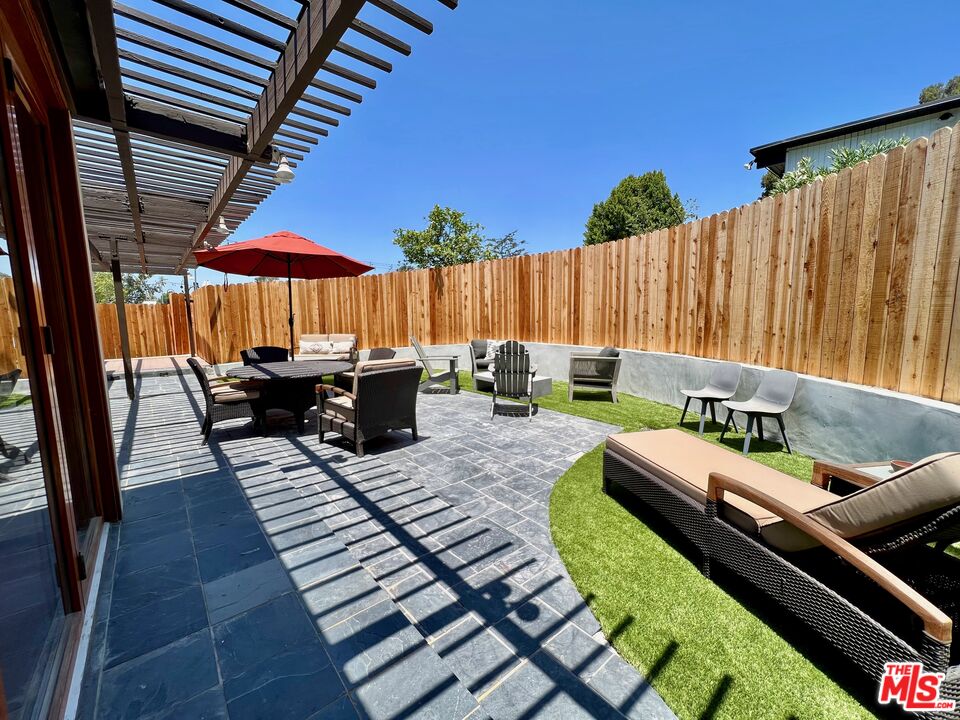 10327 Lorenzo Dr
