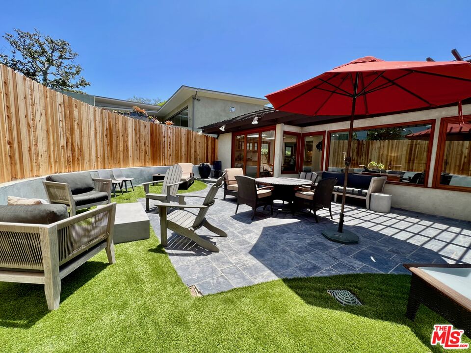 10327 Lorenzo Dr