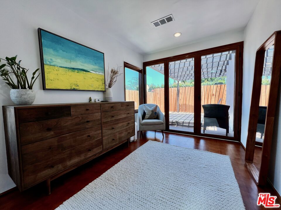 10327 Lorenzo Dr