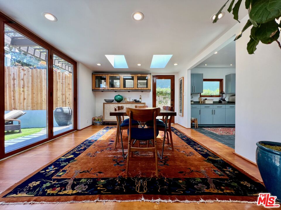 10327 Lorenzo Dr