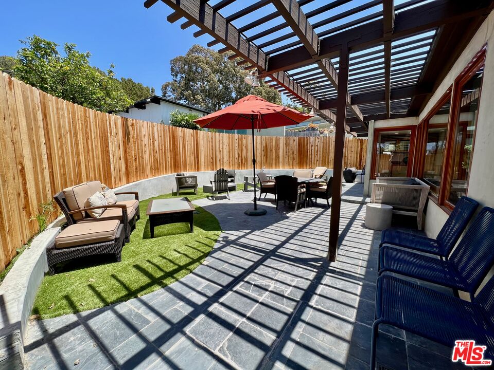 10327 Lorenzo Dr