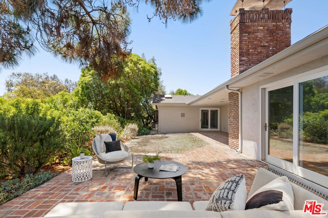 2730 Anchor Ave