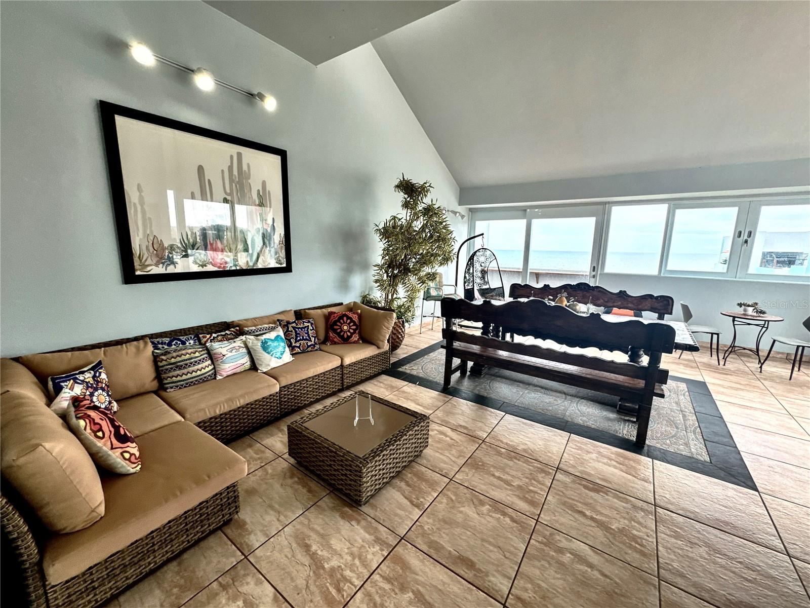 SAN JOSE ST. COND. PARAISO DEL ATLANTICO #APT. PH 7113